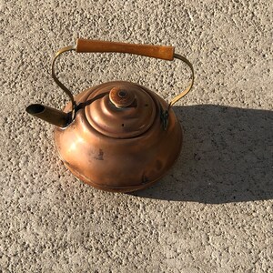 Approx 10 high,i12 Gal Made USA Metal Kettle Primitive Pot Farmhouse Kitchen Decor Coffee Pot with Side Spout Rustic vase