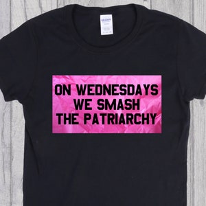 Feminist On MItch We Smash The Patriarchy Feminismus Damen T-Shirt