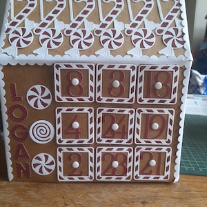 Adventskalender, peperkoekhuisje, kerstversiering,