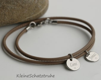 Nappaleder Wickelarmband mit Gravur Edelstahl taupe