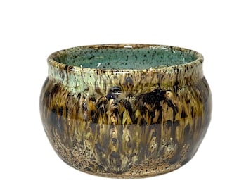 Handcrafted Double-Walled Tea Bowl – Ceramic Gift for Mindfulness & Warmth
