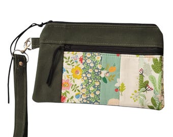 Wristlet with Patchwork Pocket and Quilted Back - Green