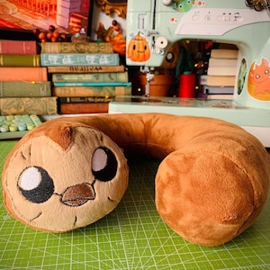 Almohada de peluche para el cuello de Hooty, regalo para fans de The Owl House, hecha a mano.