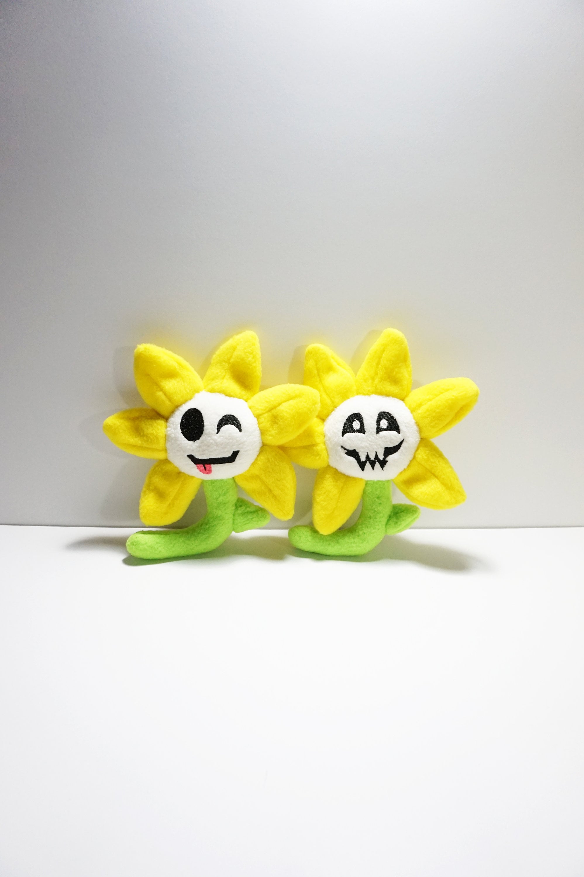 Undertale Musical Dancing Flowey Plush Figure 14” Official Plushie Flower  Statue