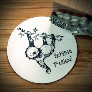 Lehrer Stempel  Faultier  Schöne Ferien!  30mm