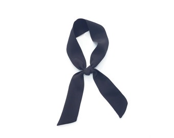 black mini skinny scarf in silk