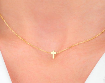 Dainty Cross Necklace - Cadeau pour elle - Silver Cross Necklace - Tiny Cross Necklace - Gold Cross Necklace - Cadeau de Noël - Cadeau pour maman