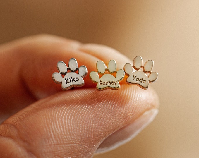 Engraved Paw Print Name Earrings, Paw Print Studs, Personalized Paw Earrings, Gift for Pet Lovers, Pet Remembrance Studs, Gift For Her