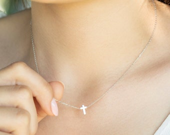 Collana con croce in argento sterling, delicato gioiello minimalista