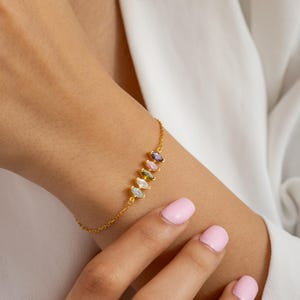 Bracelet de famille personnalisé avec pierres de naissance, cadeau délicat pour elle, cadeau de fête des mères, bijoux de pierre de naissance pour enfants, cadeau pour maman, cadeau de Noël