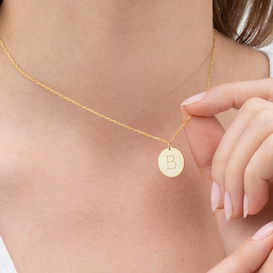 Colar de disco personalizado, presente para madrinha de casamento, pingente de disco exclusivo, presente de Natal, presente de aniversário, presente de Dia das Mães, presente perfeito para ela