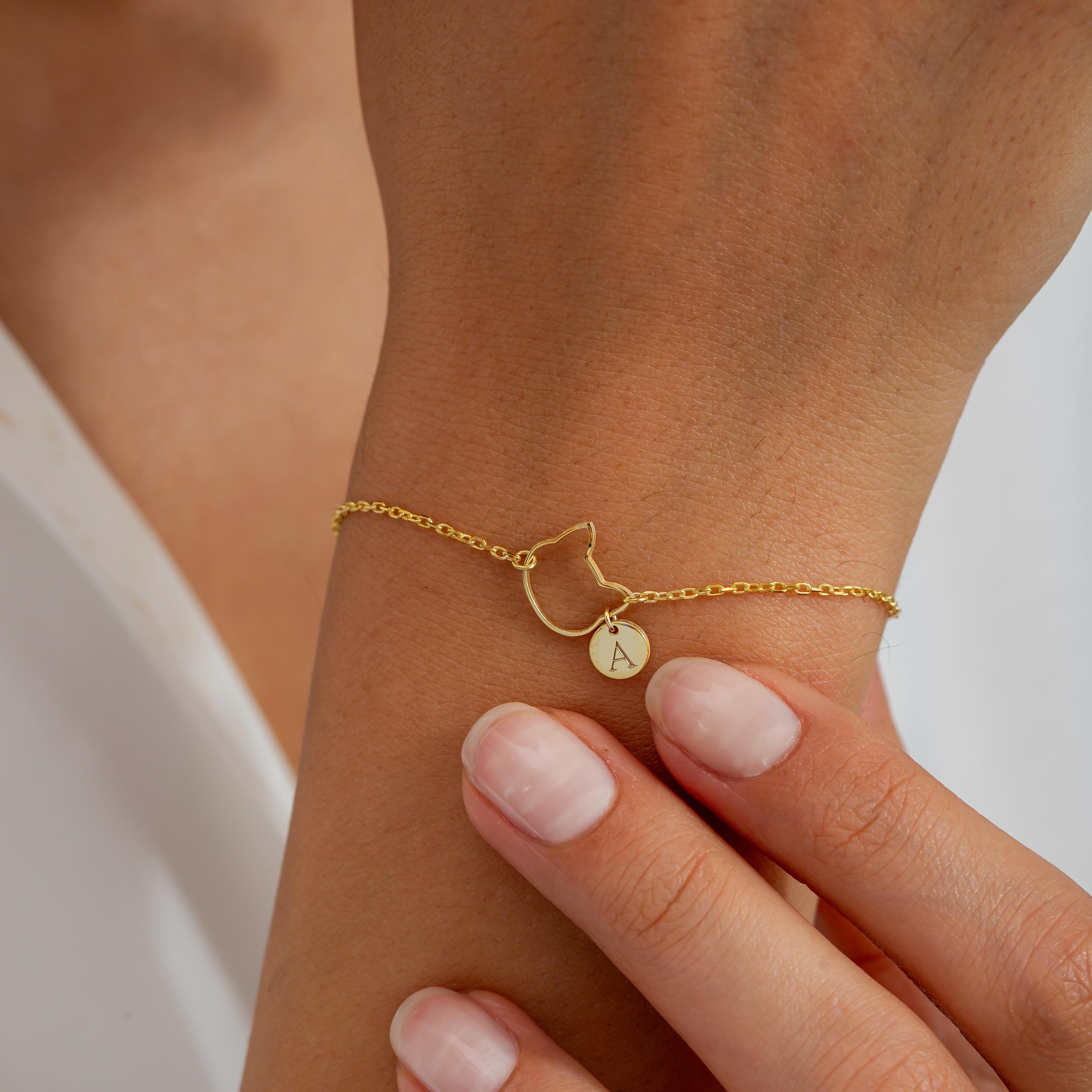 Custom Cat Face Disc Initial Bracelet, Gift for Cat Mom, Gift for Pet Lovers, Engraved Initial Disc with Cat Charm, Mother's Day Gift