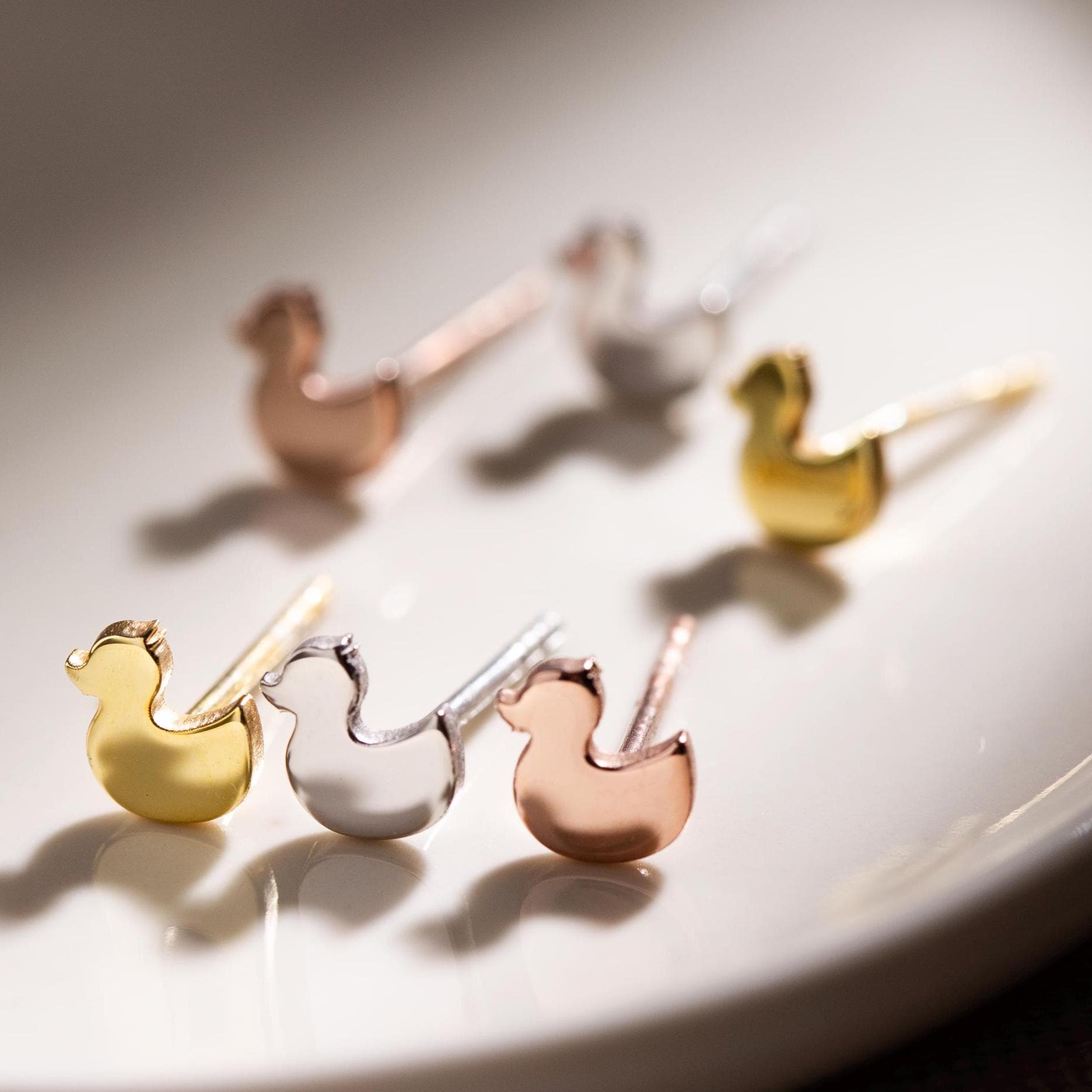 Orecchini A Bottone Anatra In Argento 925 Con Opale Giallo - Simpatica Paperella - Gioielli Ipoallergenici In Confezione Regalo