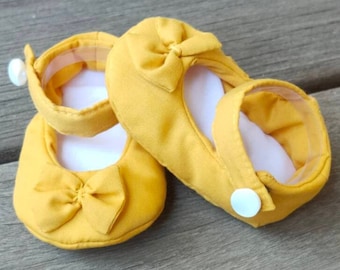 Yellow gold baby shoes, NB-18m, Yellow baby shoes, bow shoes, deep yellow, Mary Janes, non-slip soles, stay-on baby girl shoes, bow shoes