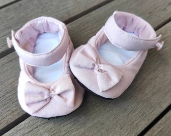 Dusty rose pink baby shoes with bows, NB-18m, softsole, baby girl walkers, grip soles, first shoe, pink slippers, pastel pink shower gift