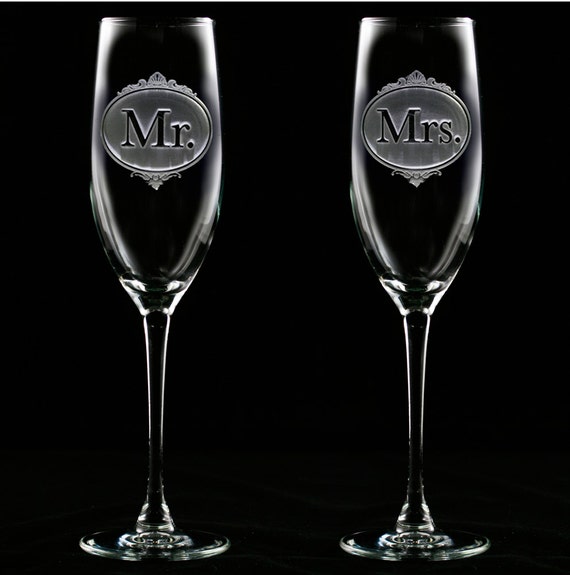 Inweder Bicchieri Champagne Regali Anniversario di Matrimonio Set di 2  Calici Champagne in Cristallo Argento con Mr e Mrs Scatola Regalo in Legno  Incisa Damigella Regali Fidanzamento per Sposa Sposo : 