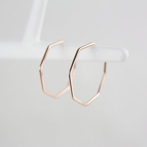 Geometrische vergoldete Rosegold Creolen Bild 3