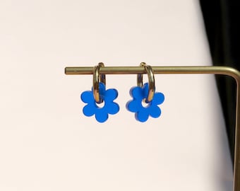 Créoles en acier inoxydable à fleurs bleu royal