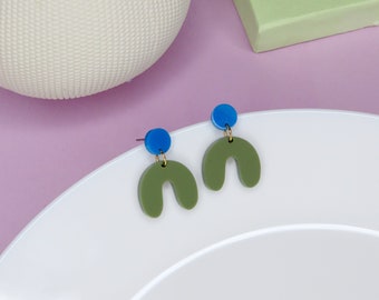 Small arch bow earrings in azure blue olive