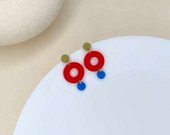 Boucles d'oreilles clous Colorblock Double Circle en sable, rouge et bleu azur