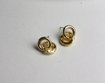 Double circle with structure earrings