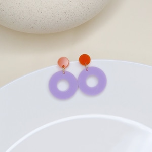 Colorblock Circle stud earrings in orange & lilac