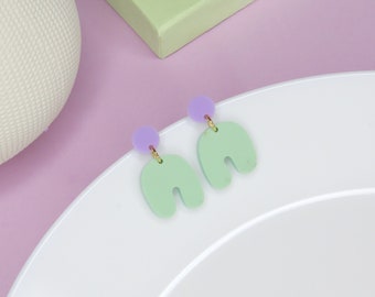 Small Squishy Arch earrings in lilac light green