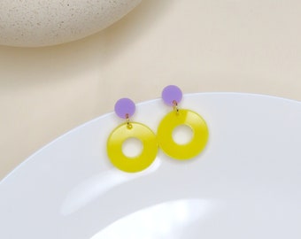 Colorblock Circle stud earrings in lilac & yellow