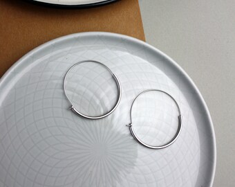 Design minimal-silver-plated earrings hoops