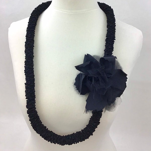 Halskette aus Vintage- Ripsband - Farbe schwarz - Model Nicoletta midi