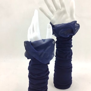 Armstulpen Jaya - die Verwandlungskünstlerin  -  Farbe Marine