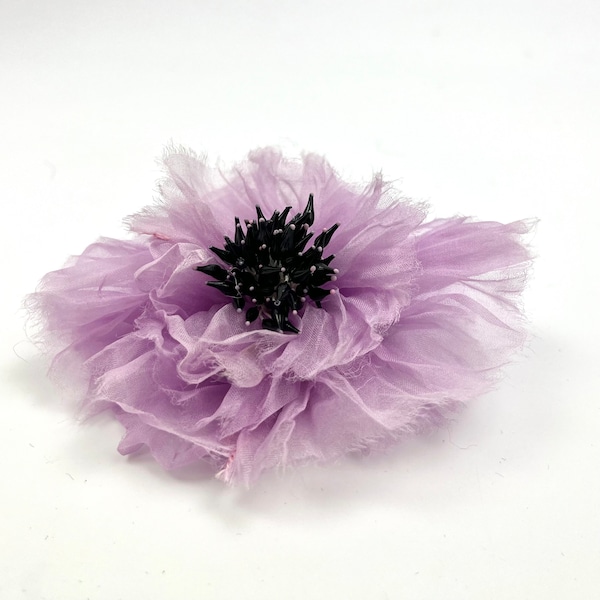 Brosche aus Seidenorganza Farbe lilac  Model Carmen