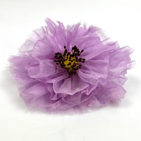 Brosche aus Seidenorganza Farbe lilac  Model Carmen