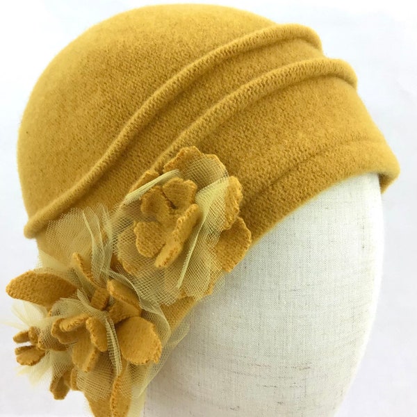 Mütze Rumi - die Charmante-  100 % Schurwolle - Farbe Gold