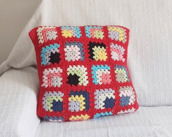 Sustainable red granny square pillow cover 20x20, ready to ship chunky patchwork cushion, big squared crochet pillow cover cotton 50x50 cm