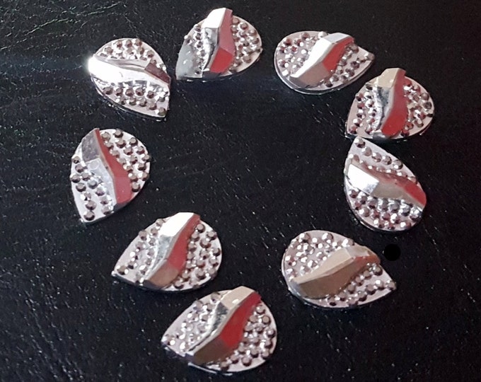 Pack of 200 Silver Coloured Teardrop Flatback Cabochons. Patterned Rhinestones. 10mm x 14mm