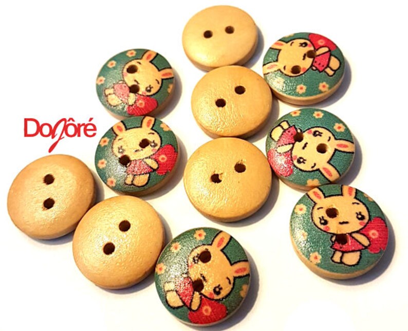 50 x Natural Wood Apple Buttons 13mm x 13mm Love Dressmaking Sewing Valentine