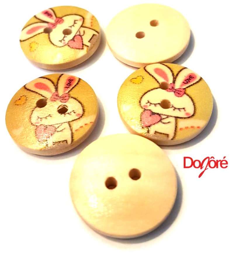 50 x Natural Wood Apple Buttons 13mm x 13mm Love Dressmaking Sewing Valentine