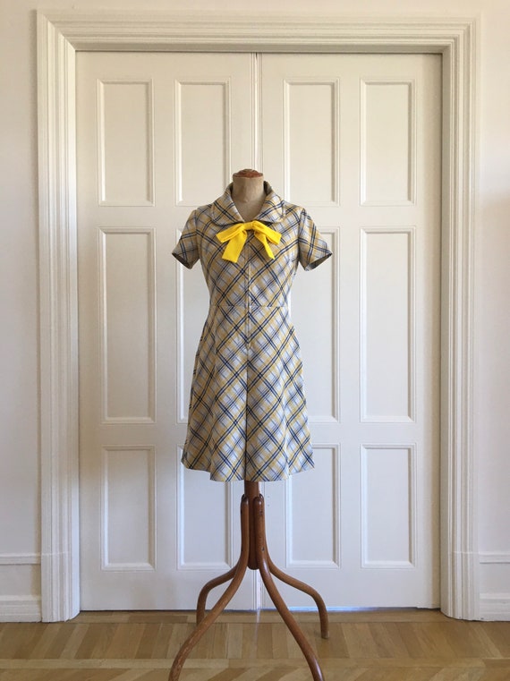 Cute 60s mod dress