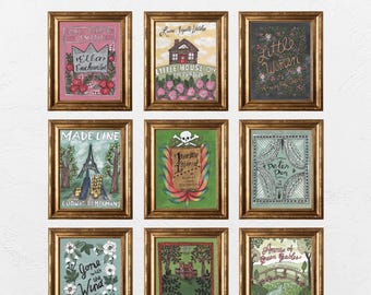 Puede incluir: Nueve impresiones artísticas literarias enmarcadas con marcos dorados. Los títulos incluyen "Ella Enchanted", "Little House on the Prairie", "Little Women", "Madeline", "Treasure Island", "Peter Pan", "Gone with the Wind", "Robin Hood" y "Anne of Green Gables". El texto "INSTANT GALLERY WALL: literary art download set" está en la parte superior.