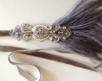 Diadema gris de los años 20, tocado plateado del Gran Gatsby, tocado de plumas color marfil, diademas de novia para boda, tocado de plumas ruborizadas, negro