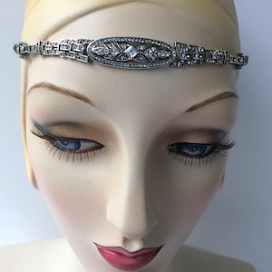 Silver 1920s Art Deco headpiece, Great Gatsby 20s Silver Forehead Flapper Headband rhinestone wedding jewel hair piece Baguette
