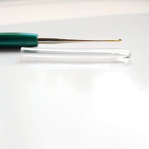 Dreadlock Crochet Hook with Comfortable Plastic Handle Size: 0.45mm/0.5mm/0.75mm/0.80mm Perfect Small Hook Size for Making Dreadlocks