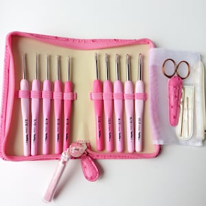 Tulip Etimo Rose Häkelnadel 10er Set mit Schere/Nadel/ Ergonomisches Häkeln,Babysocken,Taschen Strickwerkzeug