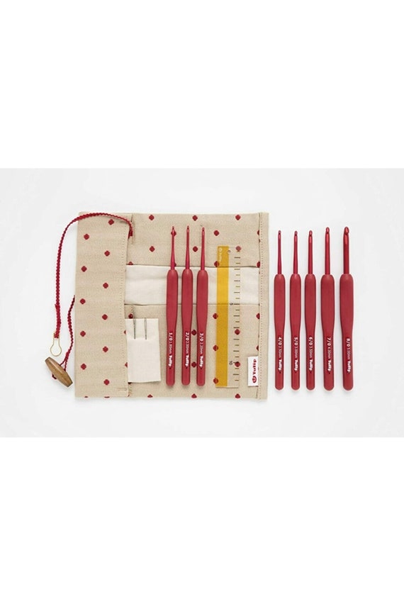 Tulip Etimo Red Crochet Hook Set –