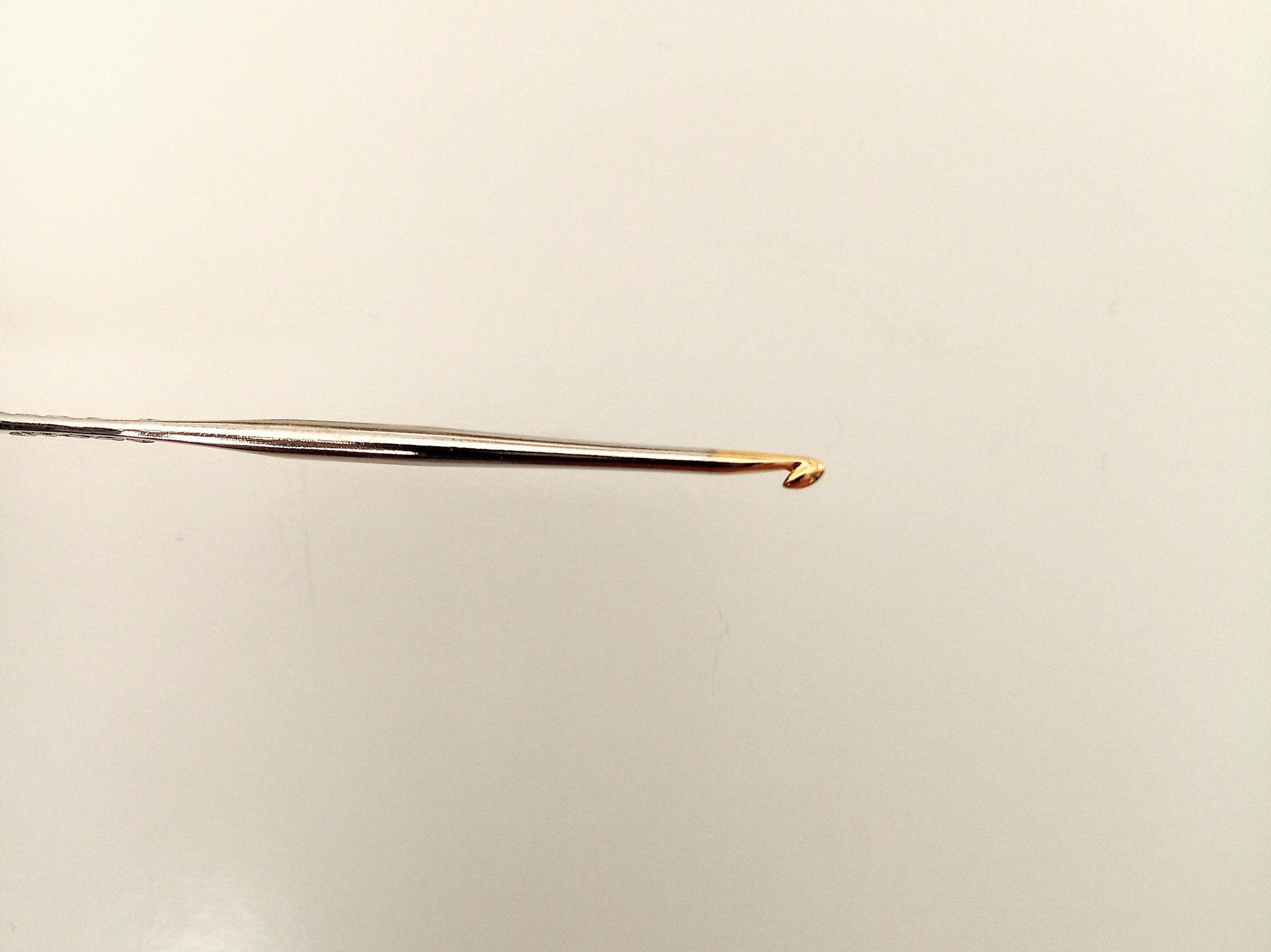 Tulip Crochet Hook 1 Pieces, Tiny Micro Hooks for Starting Dreads