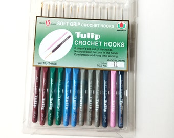 12 Different Size Tulip Fine Steel Soft Grip Crochet Hooks /Hook sizes included in this set : # 0, 3, 6, 9, 12, 15, 17, 19, 20, 21, 22, 23 #