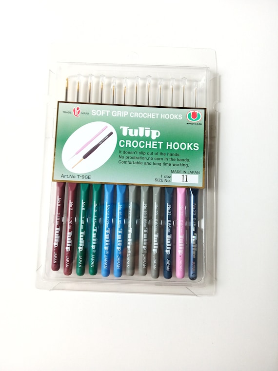 12 Different Size Tulip Fine Steel Soft Grip Crochet Hooks /hook Sizes  Included in This Set : 0, 3, 6, 9, 12, 15, 17, 19, 20, 21, 22, 23 -  UK