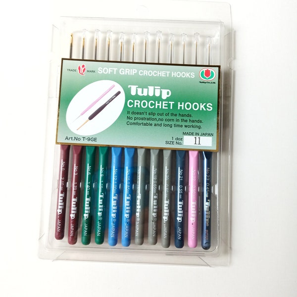 12 Different Size Tulip Fine Steel Soft Grip Crochet Hooks /Hook sizes included in this set : # 0, 3, 6, 9, 12, 15, 17, 19, 20, 21, 22, 23 #
