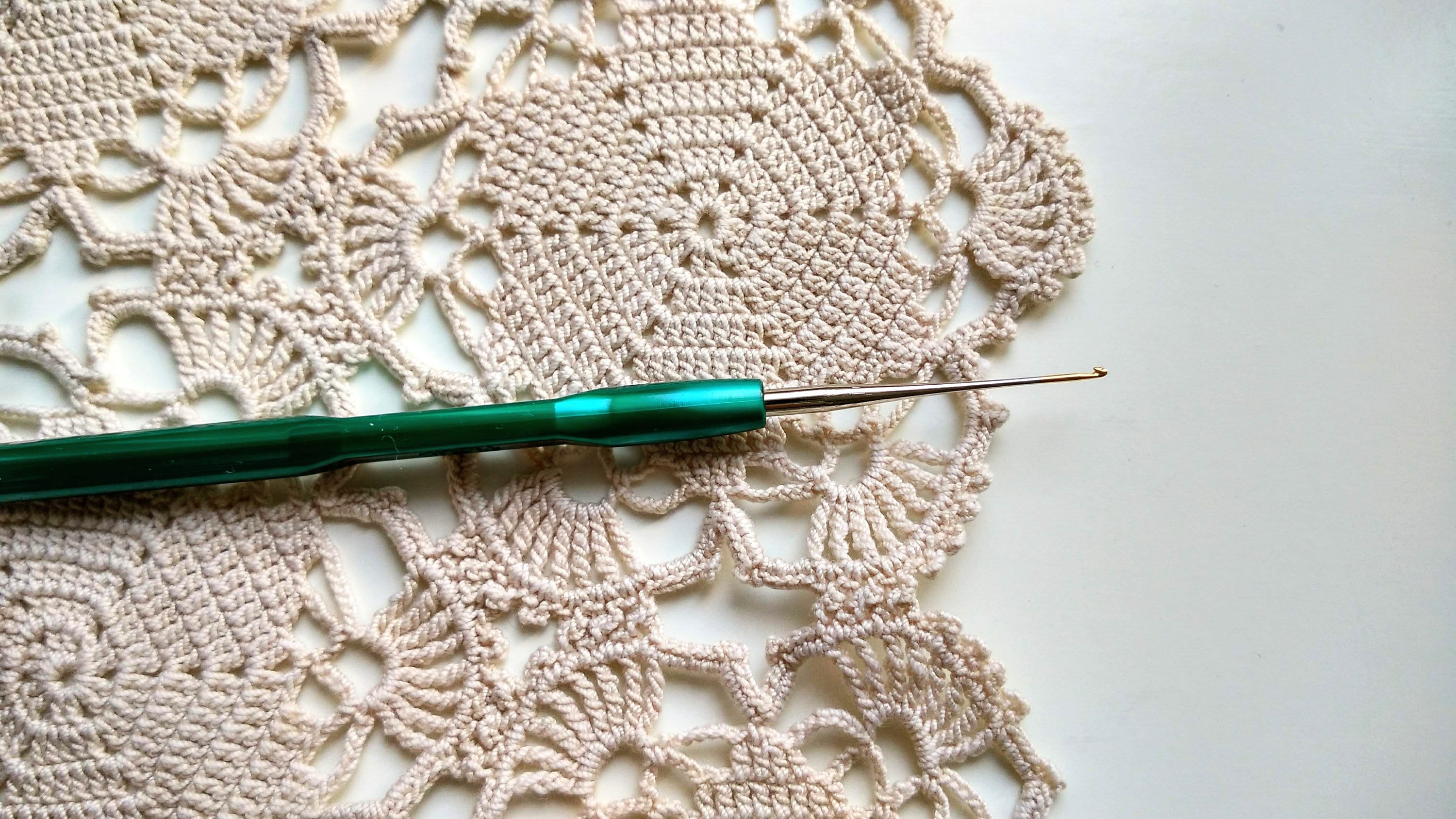 チューリップ ファインスチールかぎ針 快適なプラスチックハンドル付き